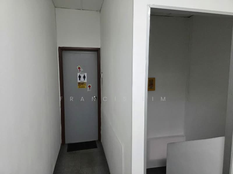 Shop / Office for Sale in Puchong (Selangor) - Francis Lim - Corridor - PropertyGuru.com.my