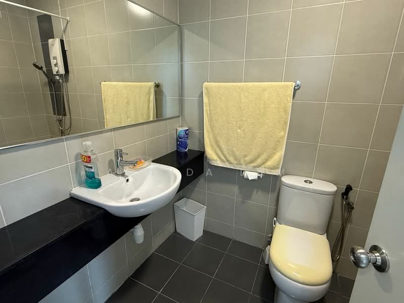 Kondominium untuk Dijual di The Peak Residences - Amanda Lam - Bathroom - PropertyGuru.com.my