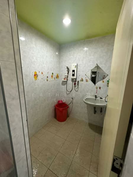 Rumah Teres 2 Tingkat untuk Dijual di Taman Pelangi (Johor Bahru) - Katherine Low - Bathroom - PropertyGuru.com.my