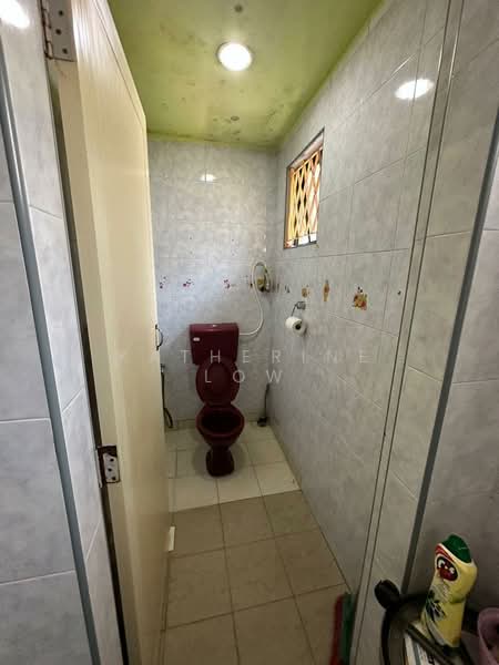 Rumah Teres 2 Tingkat untuk Dijual di Taman Pelangi (Johor Bahru) - Katherine Low - Bathroom - PropertyGuru.com.my