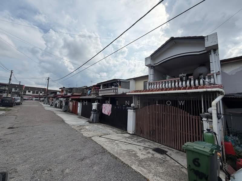 1-storey Terraced House for Sale in Taman Desa Cemerlang (Ulu Tiram) - Katherine Low - PropertyGuru.com.my