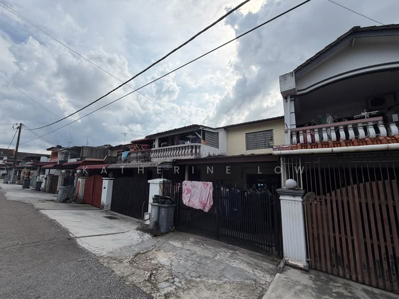 1-storey Terraced House for Sale in Taman Desa Cemerlang (Ulu Tiram) - Katherine Low - PropertyGuru.com.my