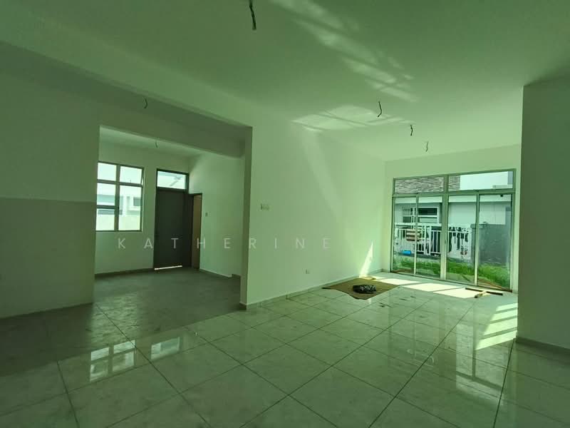 Semi-Detached House for Sale in Mutiara Rini (Skudai) - Katherine Low - Living Room - PropertyGuru.com.my