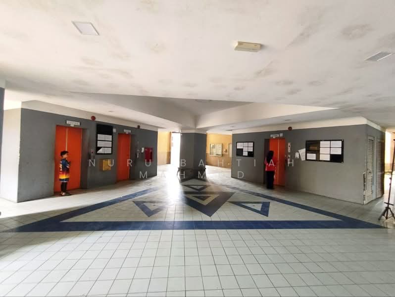 Kondominium untuk Dijual di Estana Court - Nurulbahtiah Mahmud - Corridor - PropertyGuru.com.my