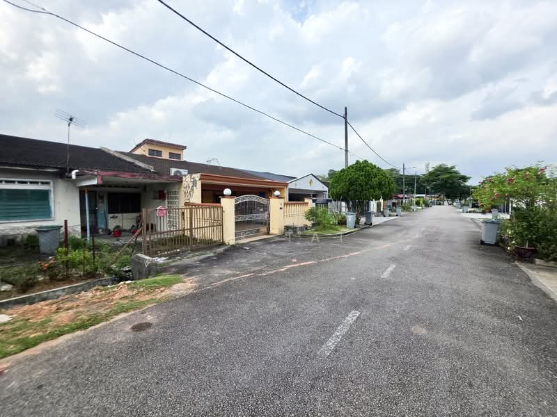 Rumah Teres 1-Tingkat untuk Dijual di Taman Sri Tebrau (Johor Bahru) - Yik Tat - PropertyGuru.com.my