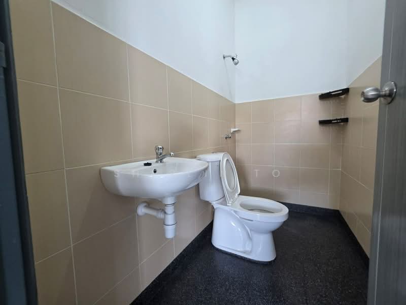 Semi-Detached House for Sale in East Ledang (Iskandar Puteri (Nusajaya)) - Sherlin To - Bathroom - PropertyGuru.com.my