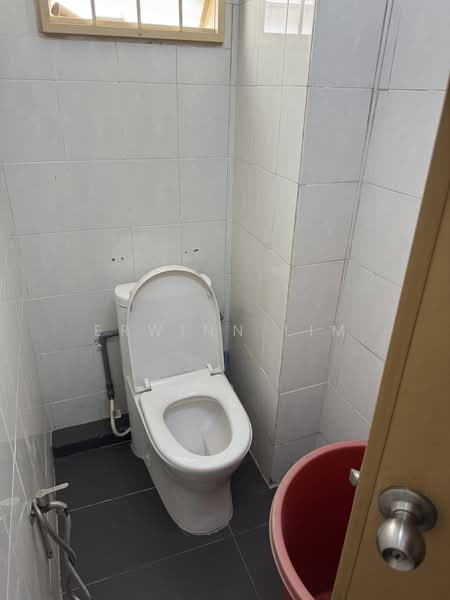 Pejabat untuk Disewa di Puchong (Selangor) - Erwinn Lim - Bathroom - PropertyGuru.com.my