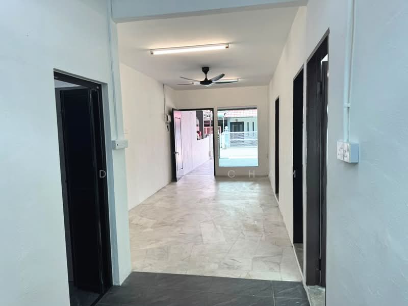 1-storey Terraced House for Rent in Taman Sejahtera (Bukit Mertajam) - Darren Cham - Corridor - PropertyGuru.com.my