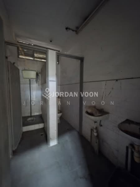 Semi-D Factory for Rent in Kawasan Perindustrian Valdor (Sungai Bakap) - Jordan Voon - Bathroom - PropertyGuru.com.my