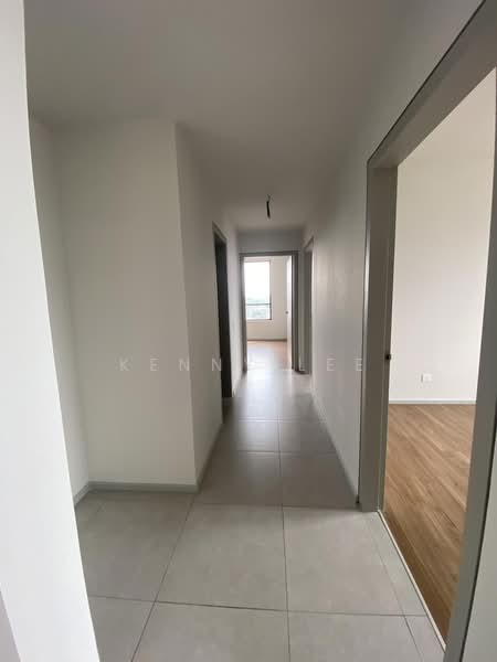 Servis Apartment untuk Dijual di Melawati : Park One - Kenny Lee - Corridor - PropertyGuru.com.my