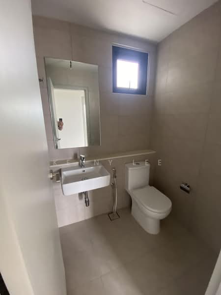 Servis Apartment untuk Dijual di Melawati : Park One - Kenny Lee - Bathroom - PropertyGuru.com.my