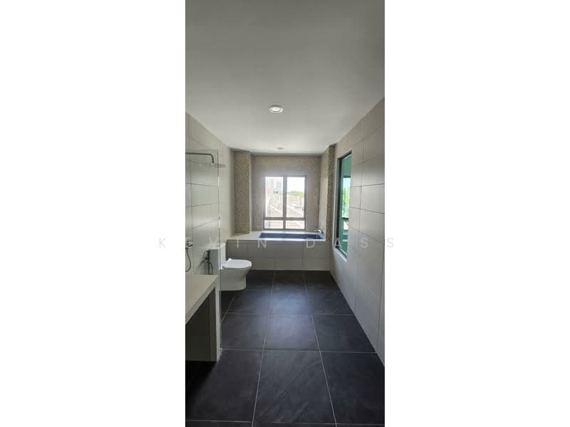 3-storey Terraced House for Rent in Usj 1 (Subang Jaya) - Kevin Dass - Bathroom - PropertyGuru.com.my