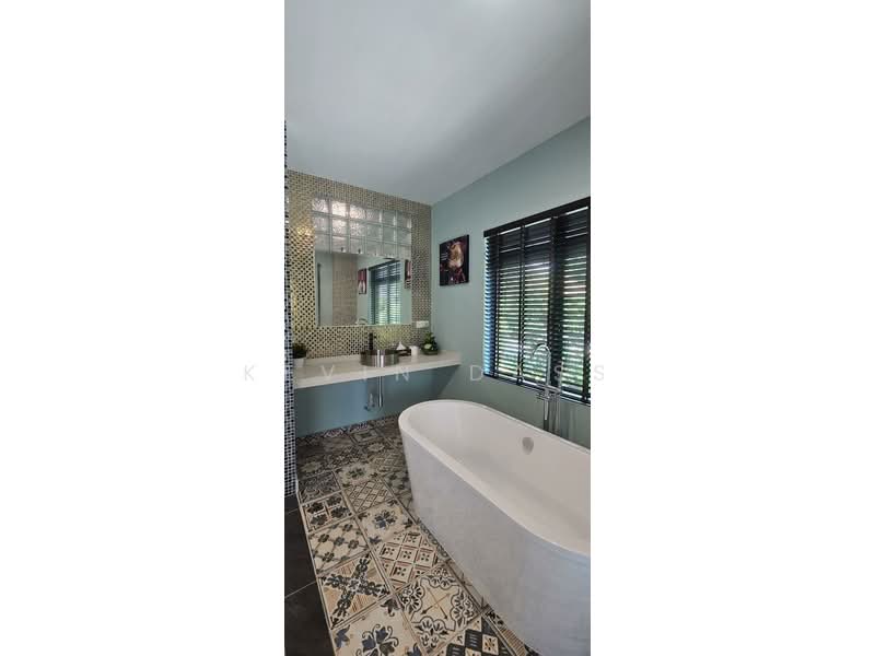 3-storey Terraced House for Rent in Usj 1 (Subang Jaya) - Kevin Dass - Bathroom - PropertyGuru.com.my