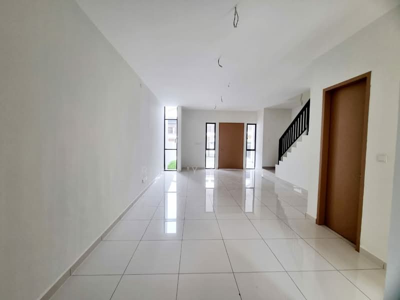 2-storey Terraced House for Rent in Kampung Desa Putra (Dengkil) - Reiyn . - Living Room - PropertyGuru.com.my