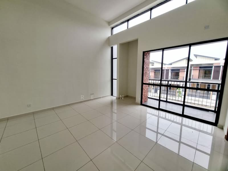 2-storey Terraced House for Rent in Kampung Desa Putra (Dengkil) - Reiyn . - Living Room - PropertyGuru.com.my