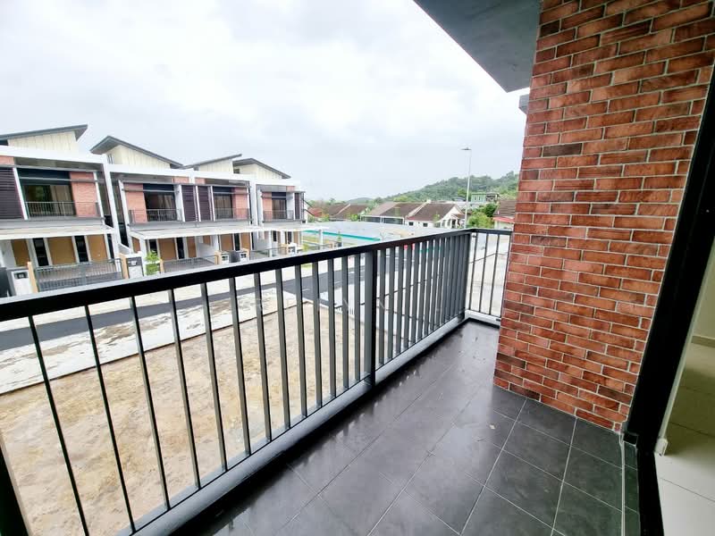 2-storey Terraced House for Rent in Kampung Desa Putra (Dengkil) - Reiyn . - Balcony - PropertyGuru.com.my