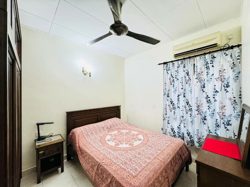 Rumah Berkembar untuk Dijual di Taman Setia 2 (Balakong) - Yasmin Sulaiman - Bedroom - PropertyGuru.com.my