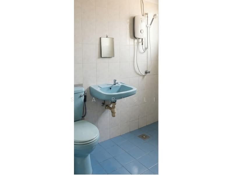 Pangsapuri untuk Disewa di Sri Camellia - Sya Rusli - Bathroom - PropertyGuru.com.my