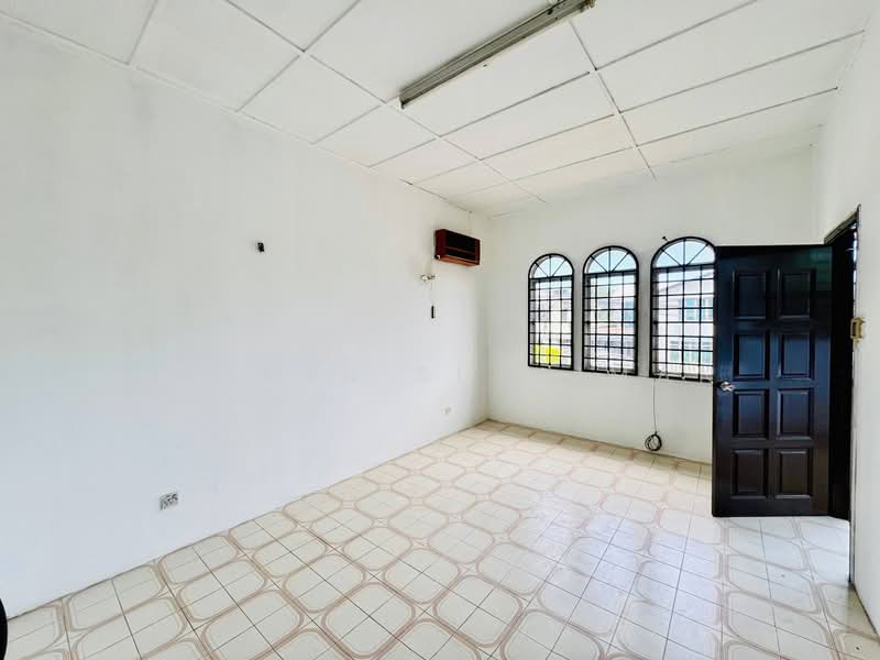 Bungalow for Sale in Seri Kembangan (Selangor) - Yasmin Sulaiman - Interior - PropertyGuru.com.my