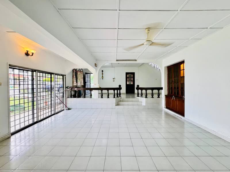 Bungalow for Sale in Seri Kembangan (Selangor) - Yasmin Sulaiman - Living Room - PropertyGuru.com.my