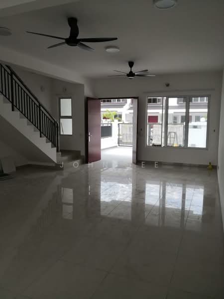 2-storey Terraced House for Rent in Bandar Rimbayu (Telok Panglima Garang) - John Tee - Living Room - PropertyGuru.com.my