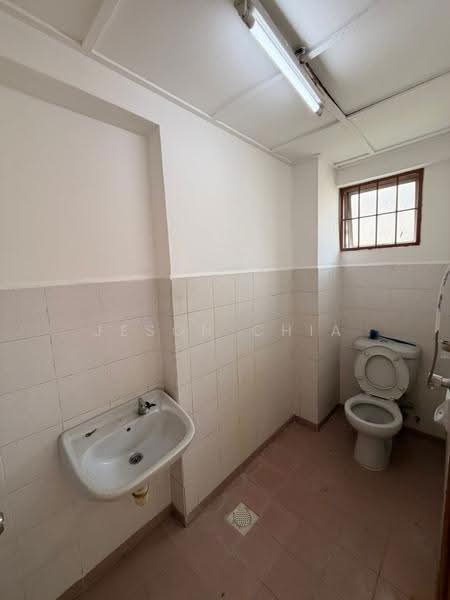 Condominium for Sale at Seri Cendekia - Jeson Chia - Bathroom - PropertyGuru.com.my