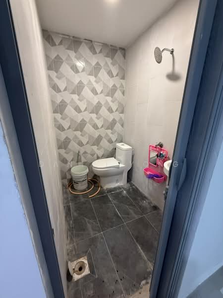 Rumah Teres 1 Tingkat untuk Dijual di Taman Semarak (Nilai) - Daniel Yong - Bathroom - PropertyGuru.com.my