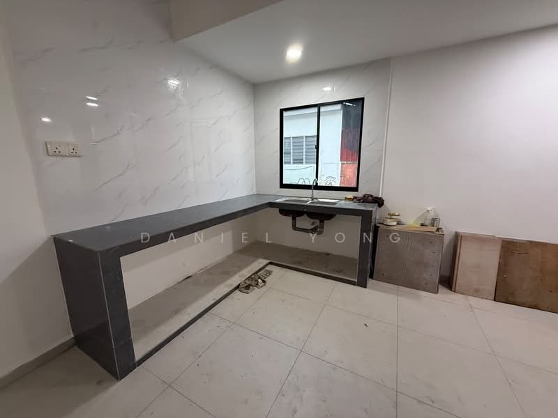 Rumah Teres 1 Tingkat untuk Dijual di Taman Semarak (Nilai) - Daniel Yong - Kitchen - PropertyGuru.com.my