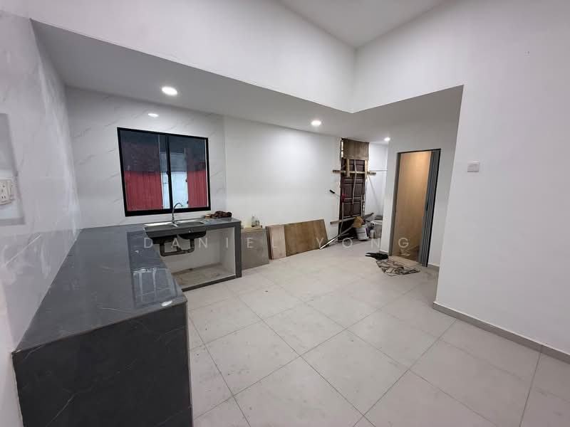 Rumah Teres 1 Tingkat untuk Dijual di Taman Semarak (Nilai) - Daniel Yong - Kitchen - PropertyGuru.com.my