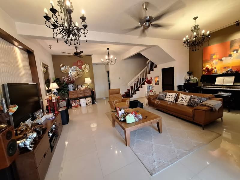 2-storey Terraced House for Sale in Bandar Puteri Puchong (Puchong) - Shanice Low - Living Room - PropertyGuru.com.my