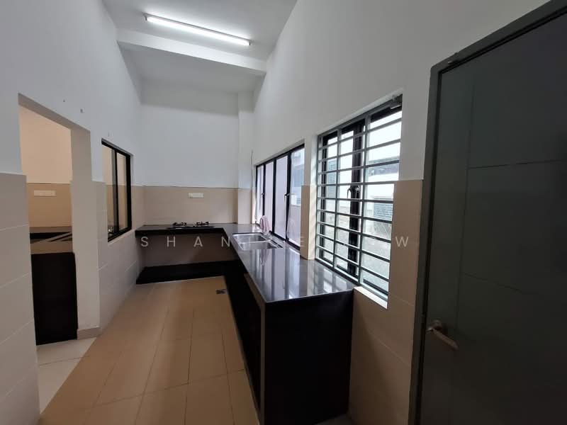 2.5-storey Terraced House for Sale in Bandar Puteri Puchong (Puchong) - Shanice Low - Kitchen - PropertyGuru.com.my