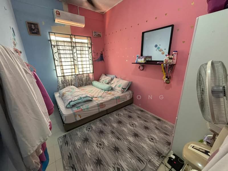 Rumah Teres 2 Tingkat untuk Dijual di Taman Scientex Pasir Gudang (Pasir Gudang) - Daniel Yong - Bedroom - PropertyGuru.com.my