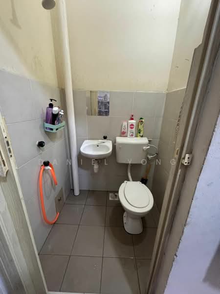 Rumah Teres 2 Tingkat untuk Dijual di Taman Scientex Pasir Gudang (Pasir Gudang) - Daniel Yong - Bathroom - PropertyGuru.com.my