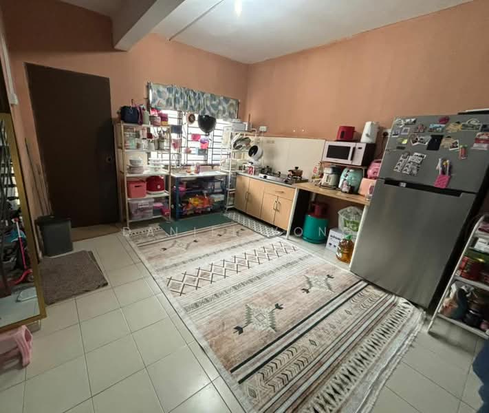 Rumah Teres 2 Tingkat untuk Dijual di Taman Scientex Pasir Gudang (Pasir Gudang) - Daniel Yong - Kitchen - PropertyGuru.com.my