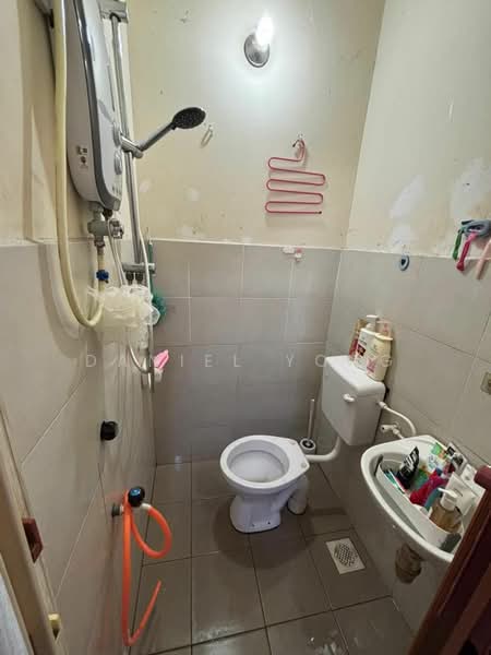 Rumah Teres 2 Tingkat untuk Dijual di Taman Scientex Pasir Gudang (Pasir Gudang) - Daniel Yong - Bathroom - PropertyGuru.com.my