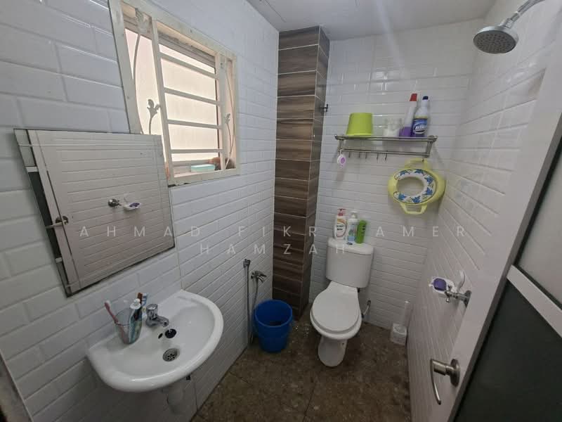 2-storey Terraced House for Sale in Bukit Bandaraya (Shah Alam) - Ahmad Fikri Amer Hamzah - Bathroom - PropertyGuru.com.my