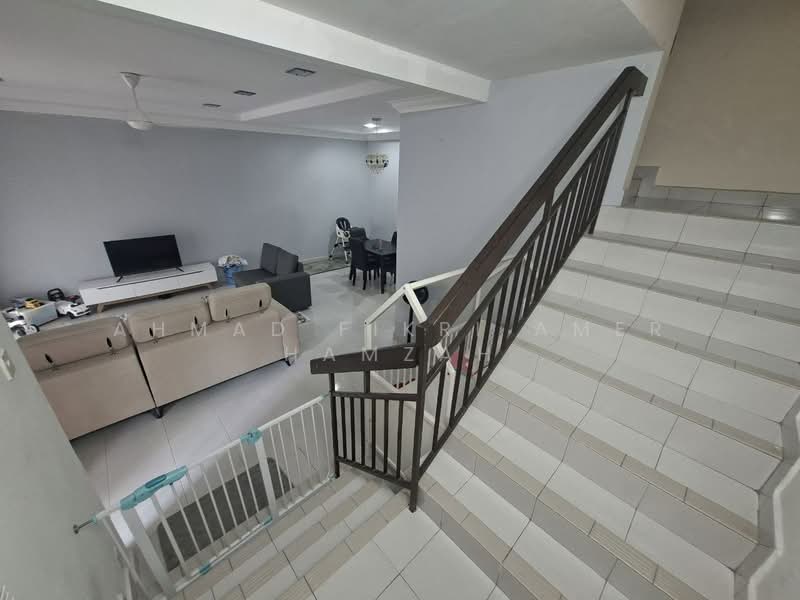 2-storey Terraced House for Sale in Bukit Bandaraya (Shah Alam) - Ahmad Fikri Amer Hamzah - Living Room - PropertyGuru.com.my