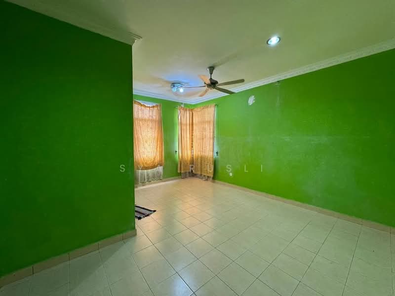 Rumah Berkembar untuk Disewa di Taman Kajang Impian (Kajang) - Sya Rusli - Living Room - PropertyGuru.com.my