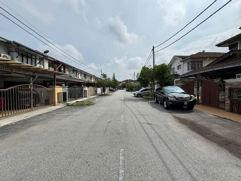 Rumah Berkembar untuk Disewa di Taman Kajang Impian (Kajang) - Sya Rusli - Exterior - PropertyGuru.com.my