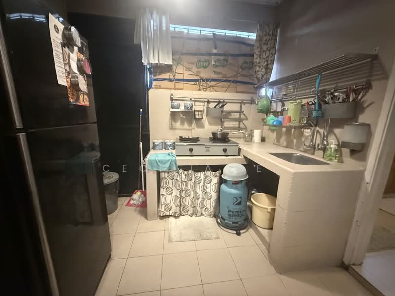 2-storey Terraced House for Sale in Taman Sea (Petaling Jaya) - Cecilia Beh - Kitchen - PropertyGuru.com.my