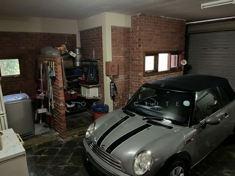 Rumah Banglo untuk Dijual di Mantin (Negeri Sembilan) - Dovile Kazokeviciute - Car Park - PropertyGuru.com.my