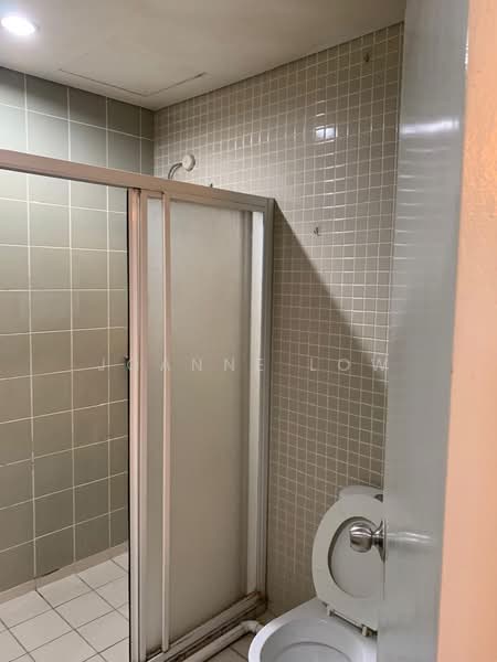 Service Residence for Sale at Amcorp Serviced Suites - Joanne Low - Bathroom - PropertyGuru.com.my