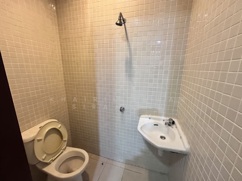 Condominium for Sale at Dua Residency - Khairil Anwar Sirajudin - Bathroom - PropertyGuru.com.my