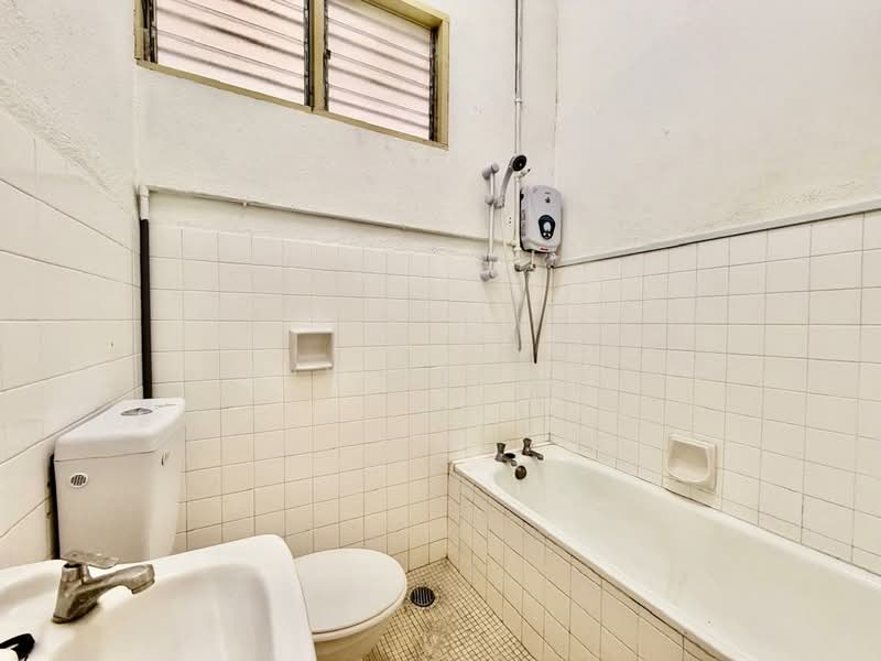 Rumah Teres 1 Tingkat untuk Dijual di Taman Tun Dr Ismail (Kuala Lumpur) - Yin Peng . - Bathroom - PropertyGuru.com.my