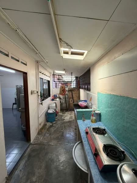 1-storey Terraced House for Sale in Taman Universiti (Skudai) - Melinda Ee - Kitchen - PropertyGuru.com.my