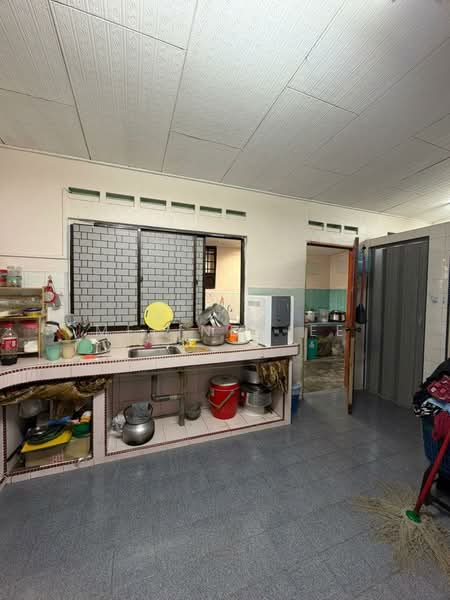 1-storey Terraced House for Sale in Taman Universiti (Skudai) - Melinda Ee - Kitchen - PropertyGuru.com.my