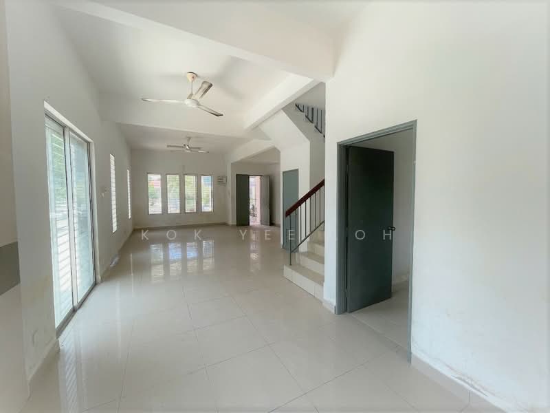 Rumah Teres 2 Tingkat untuk Dijual di Taman Baiduri Dengkil (Dengkil) - Kok Yee Loh - Living Room - PropertyGuru.com.my