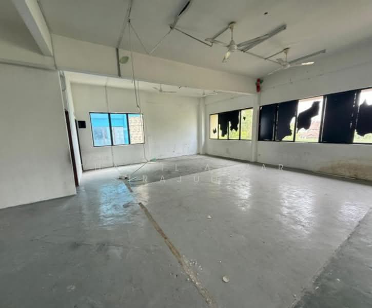 Kedai / Pejabat untuk Disewa di Taman TTDI Jaya (Shah Alam) - Khairil Anwar Sirajudin - Interior - PropertyGuru.com.my