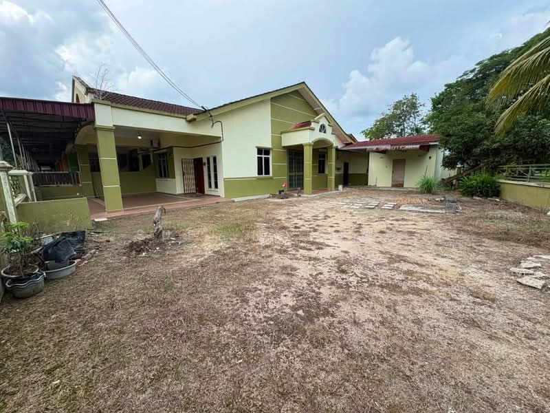 1-storey Terraced House for Sale in Parit Raja (Johor) - Sufi Norman - Exterior - PropertyGuru.com.my