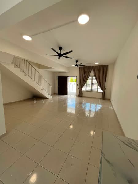 Rumah Teres untuk Disewa di Sepang (Selangor) - Sya Rusli - Living Room - PropertyGuru.com.my